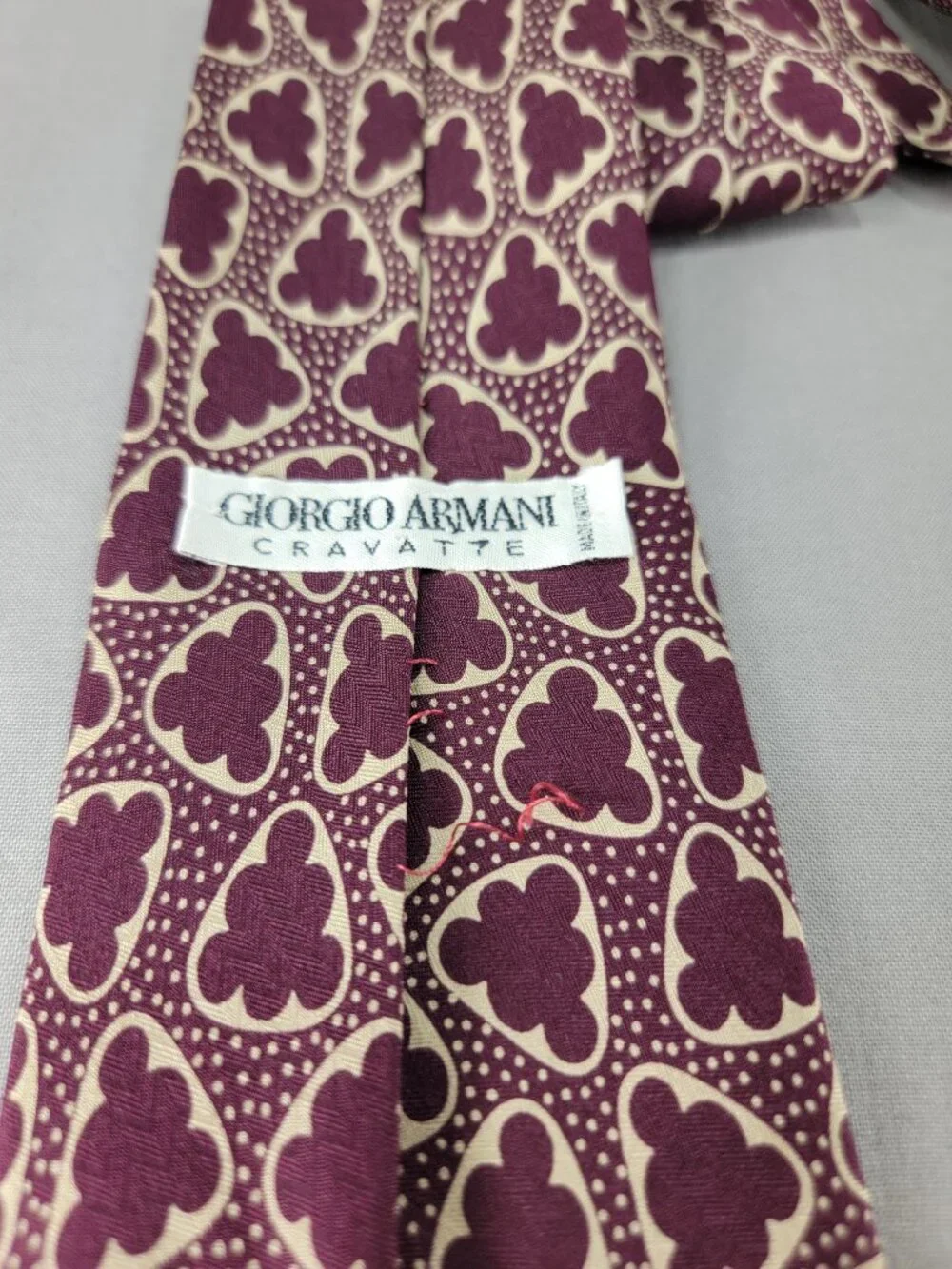 Giorgio Armani Cravatte Silk Necktie Tie Mens Maroon Beige Geometric Medallion